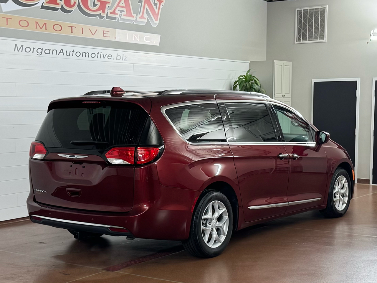 Chrysler Pacifica Touring-L Plus 2017