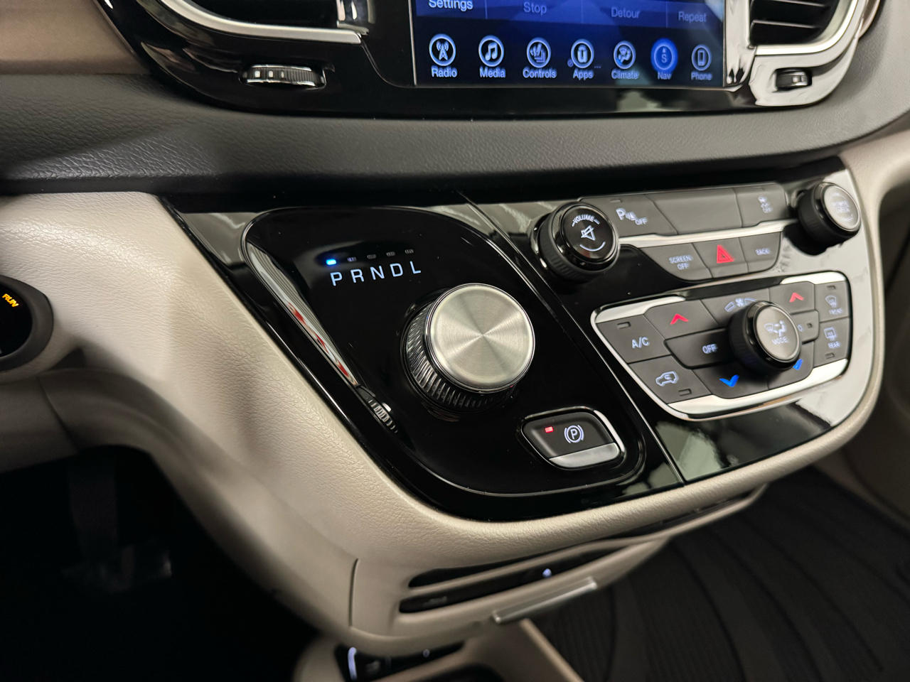 Chrysler Pacifica Touring-L Plus 2017