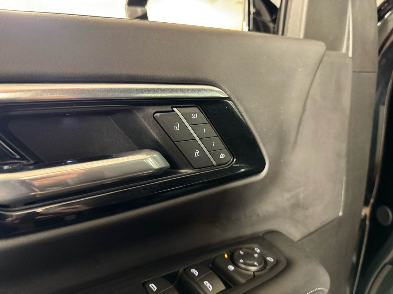 Chevrolet Suburban  2025