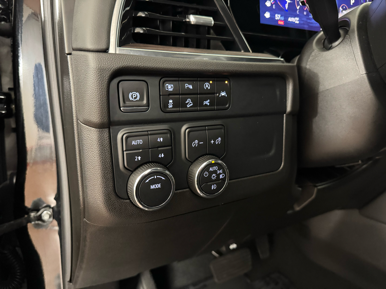 Chevrolet Suburban  2025