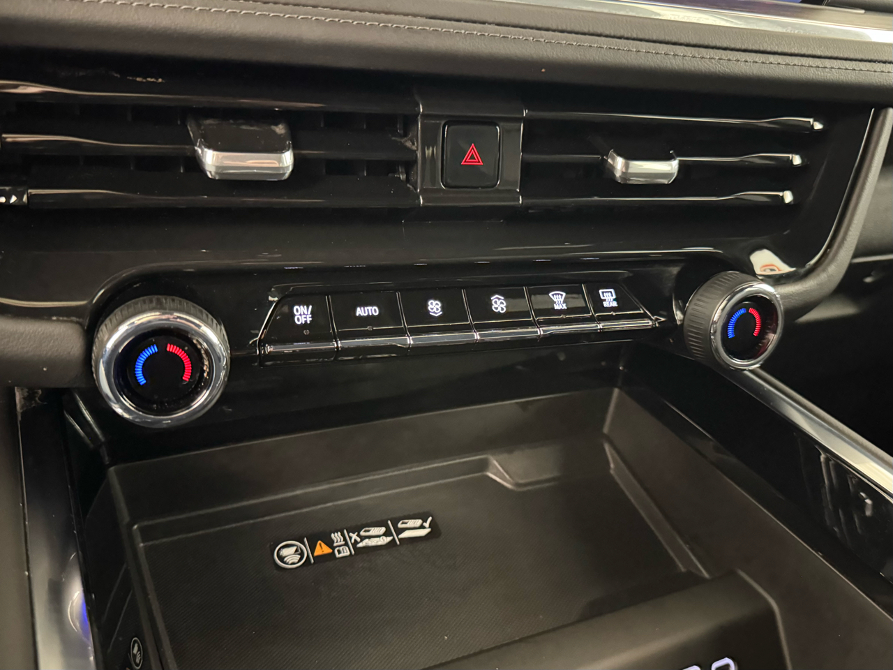 Chevrolet Suburban  2025