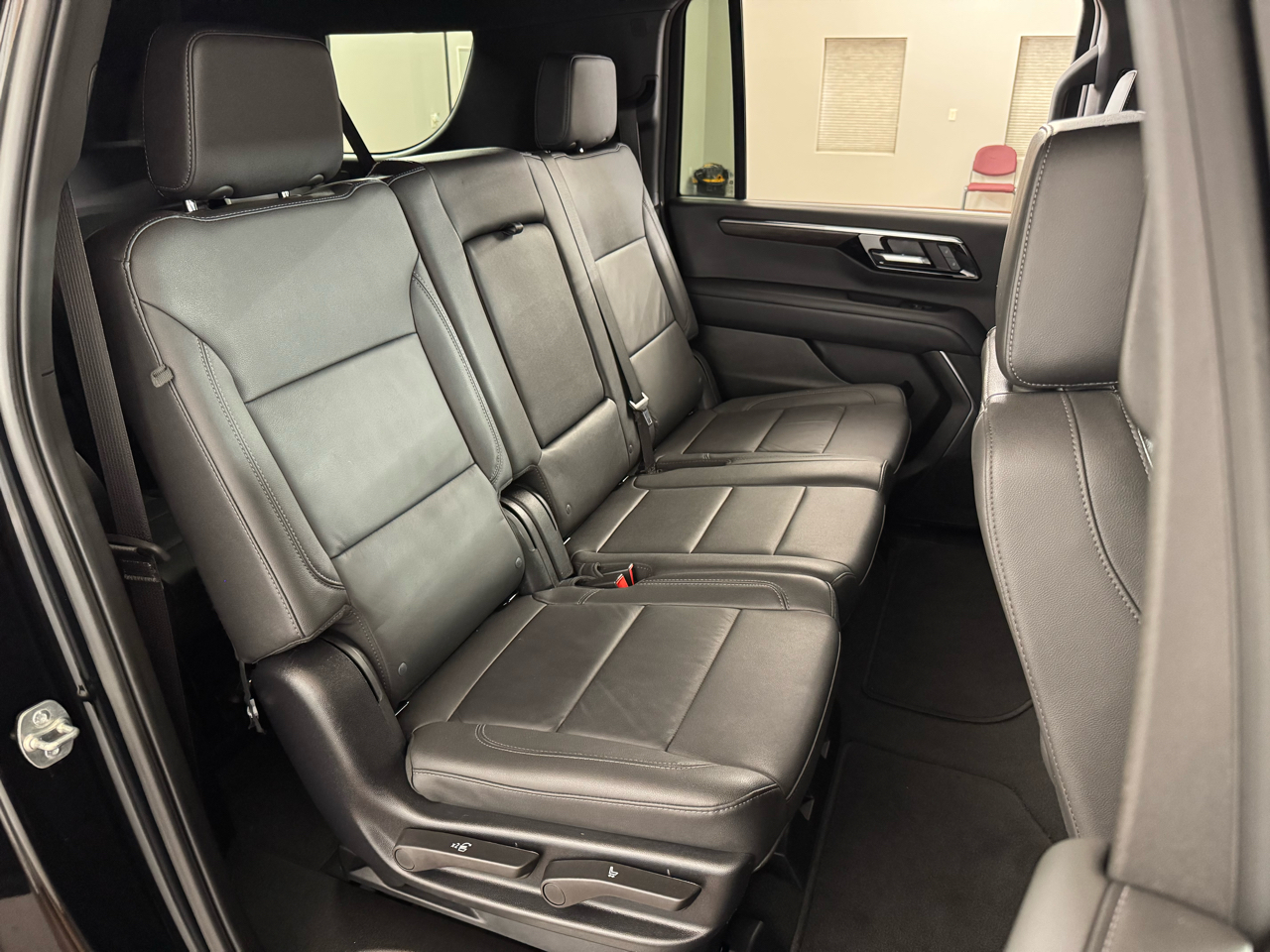 Chevrolet Suburban  2025