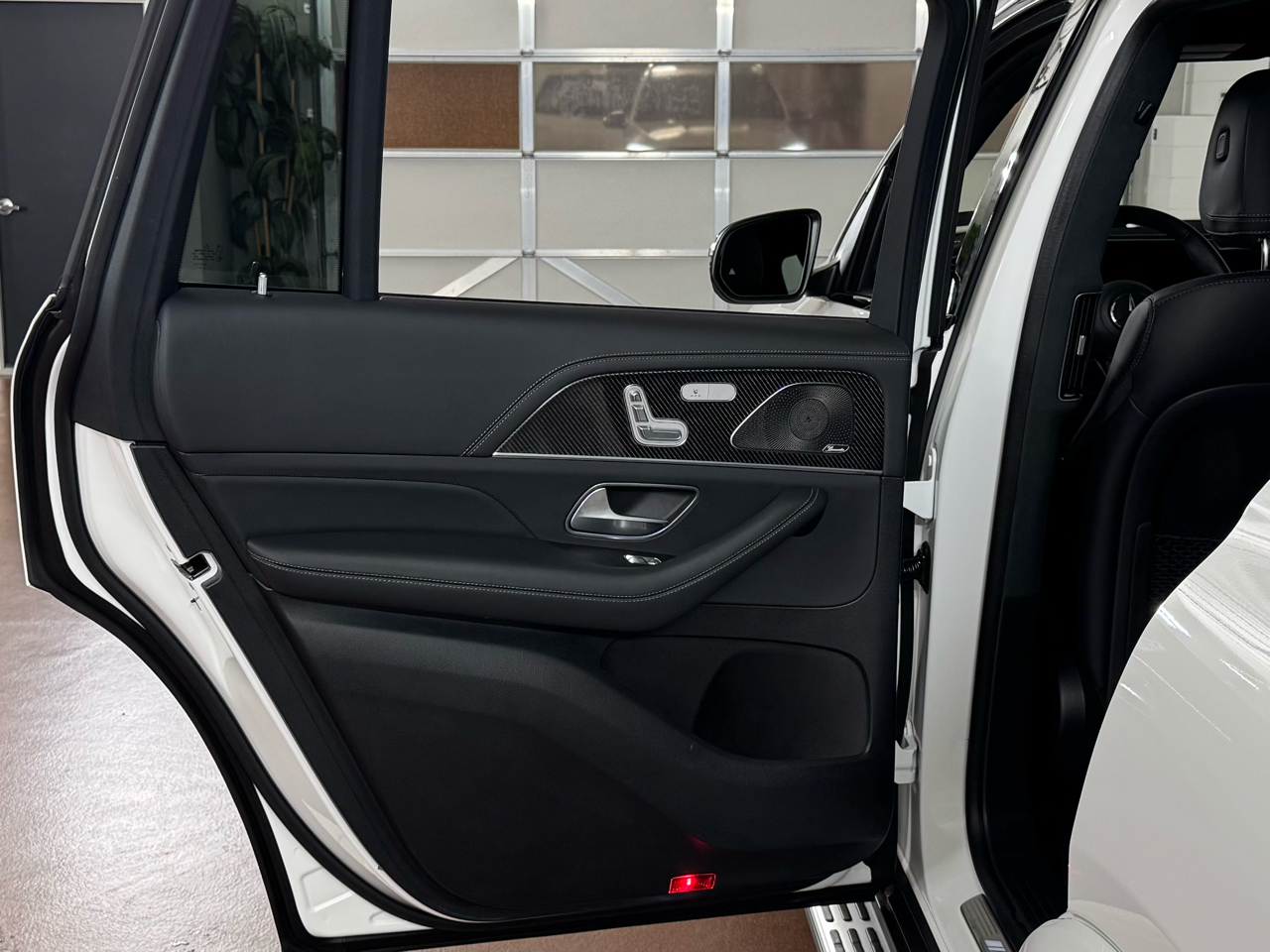 Mercedes-Benz GLS-Class  2024