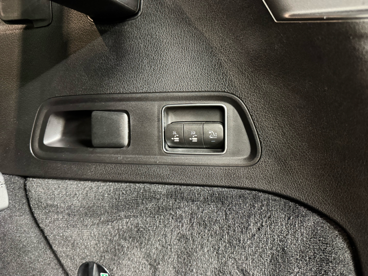 Mercedes-Benz GLS-Class  2024