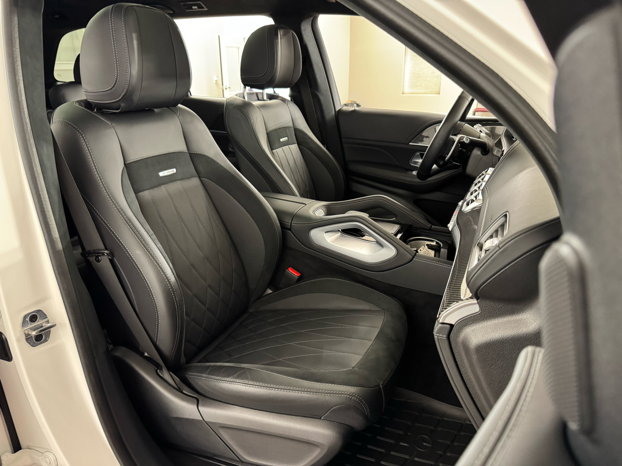 Mercedes-Benz GLS-Class  2024