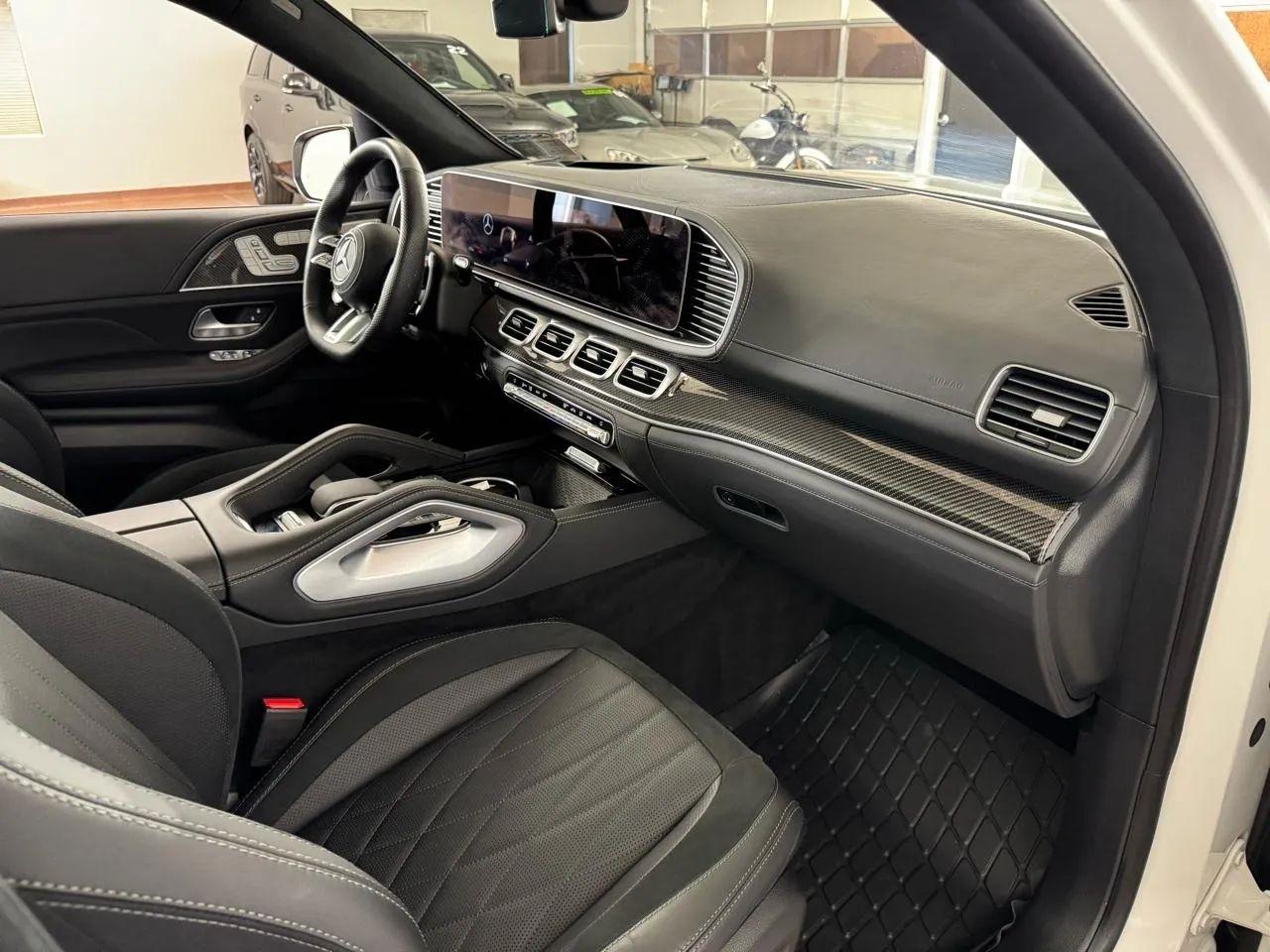 Mercedes-Benz GLS-Class  2024
