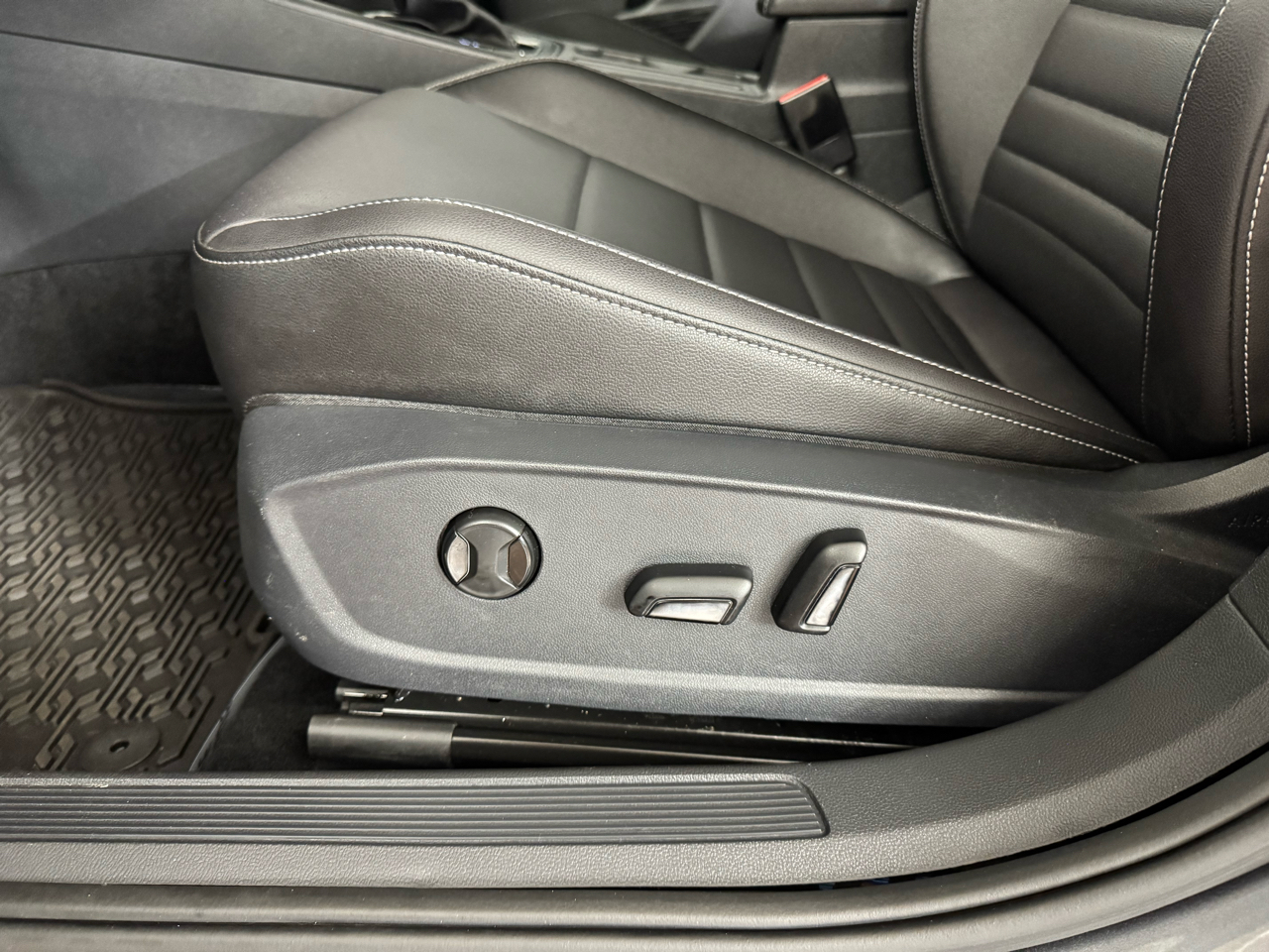 Volkswagen Jetta SE 2021