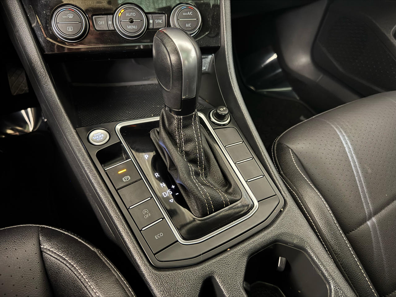 Volkswagen Jetta SE 2021