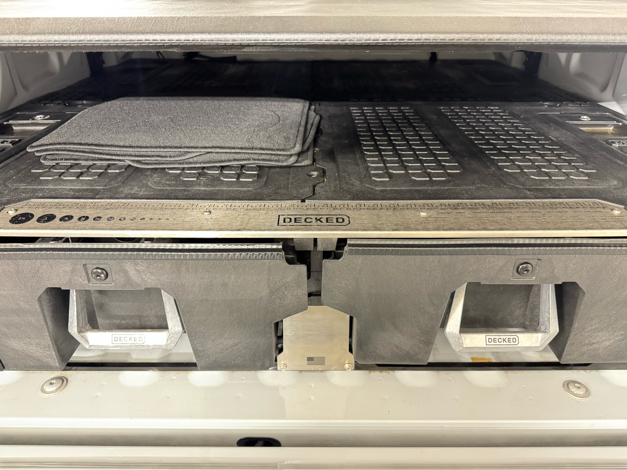 Ford F-150 Lightning  2023