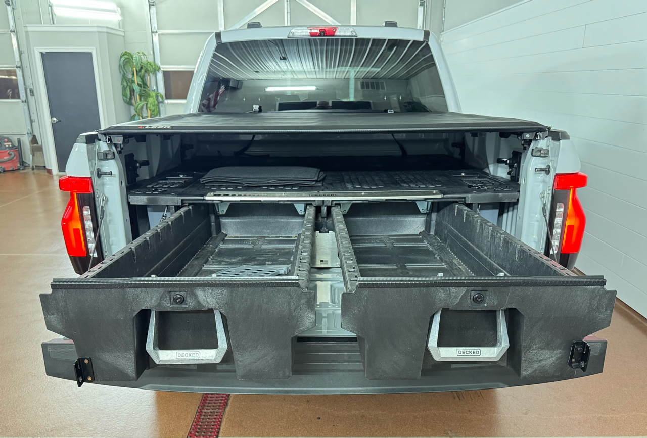 Ford F-150 Lightning  2023