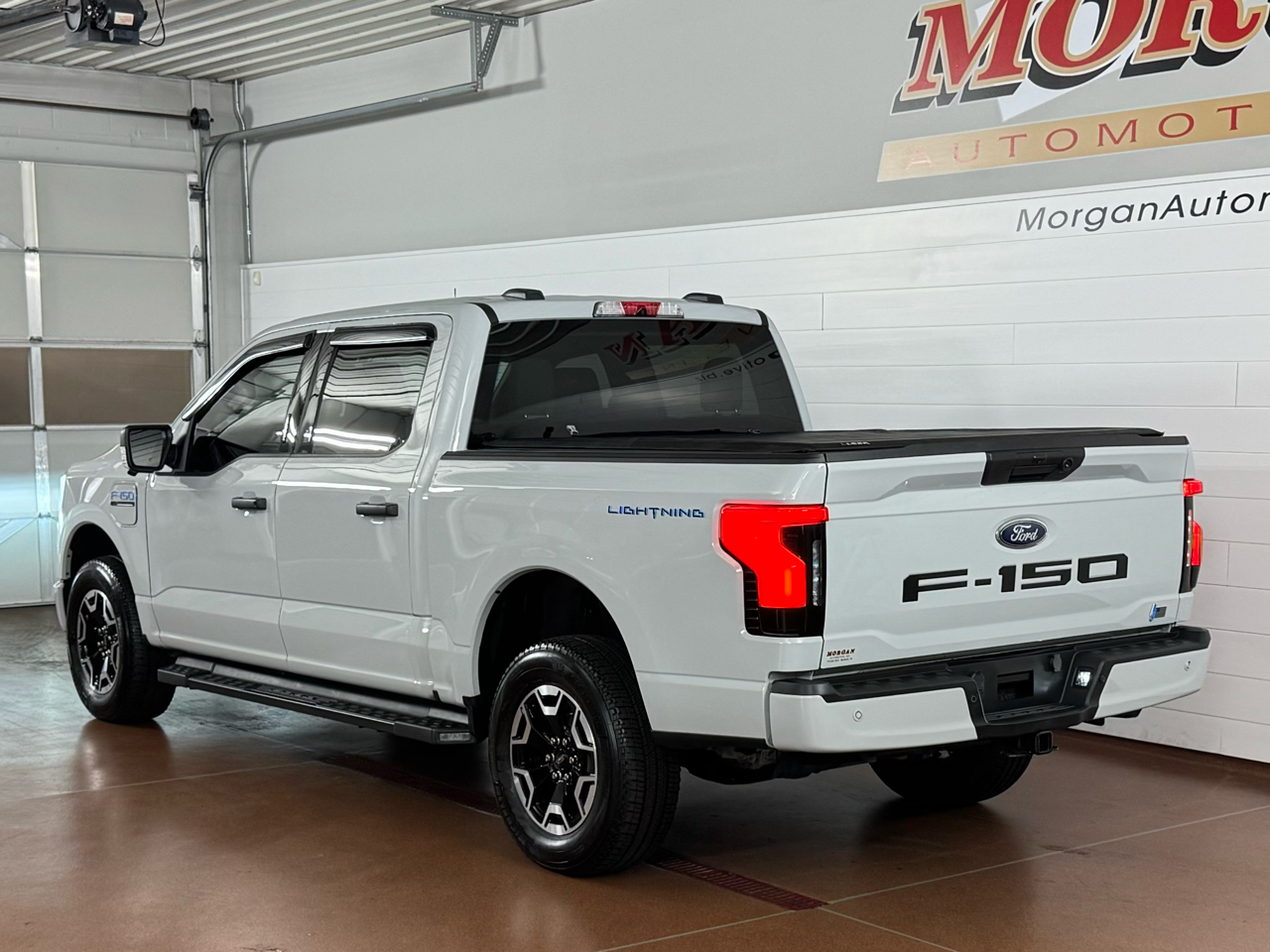 Ford F-150 Lightning  2023