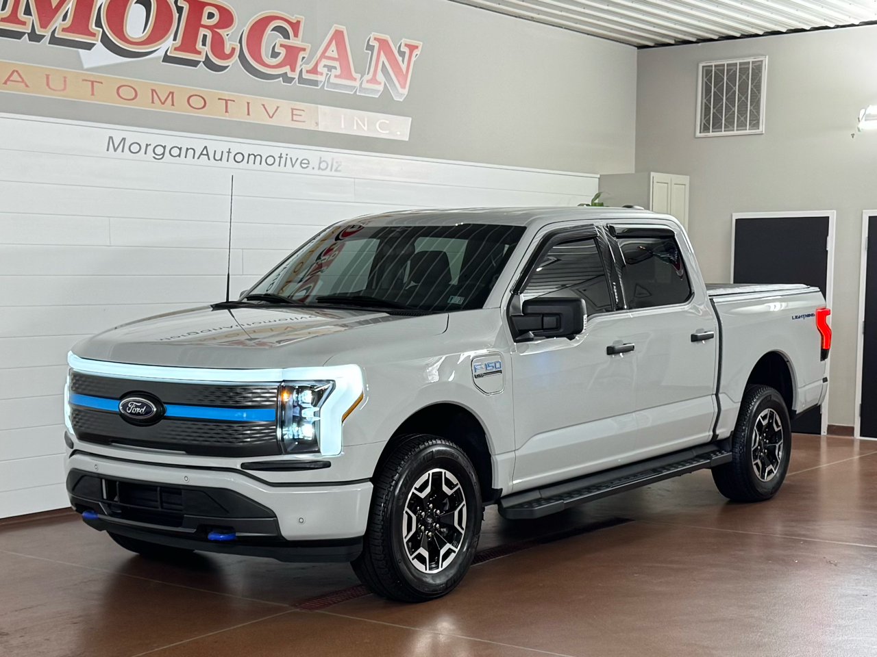 Ford F-150 Lightning  2023