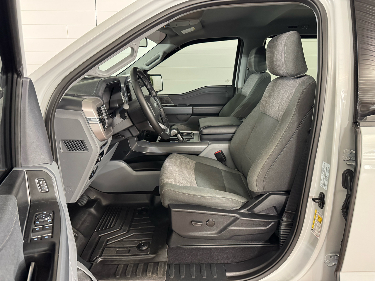 Ford F-150 Lightning  2023