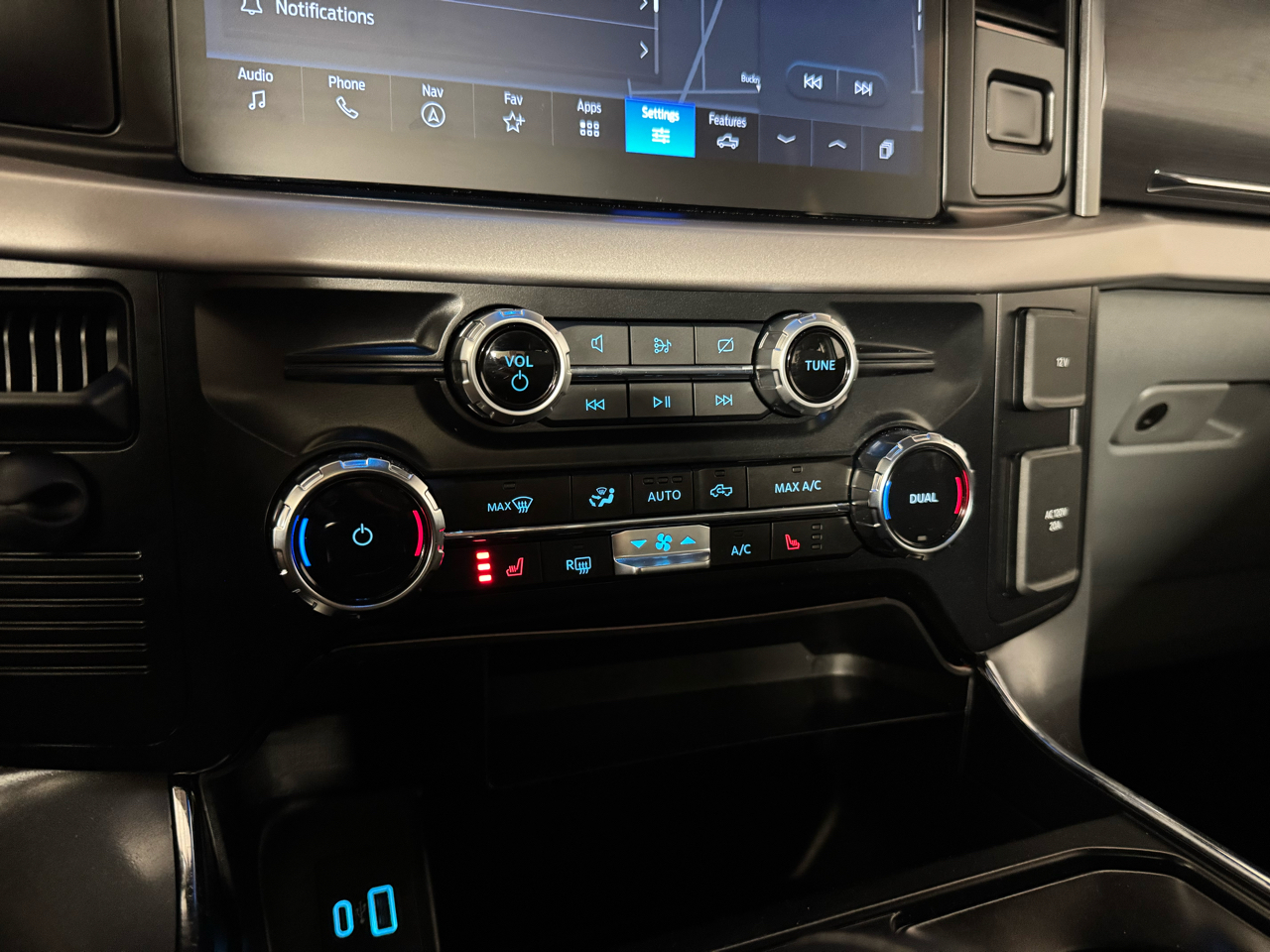 Ford F-150 Lightning  2023