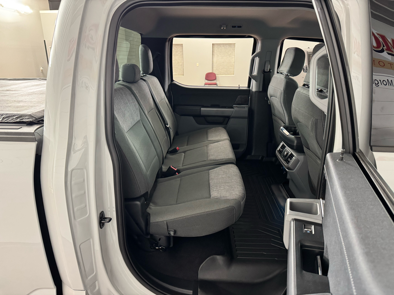 Ford F-150 Lightning  2023