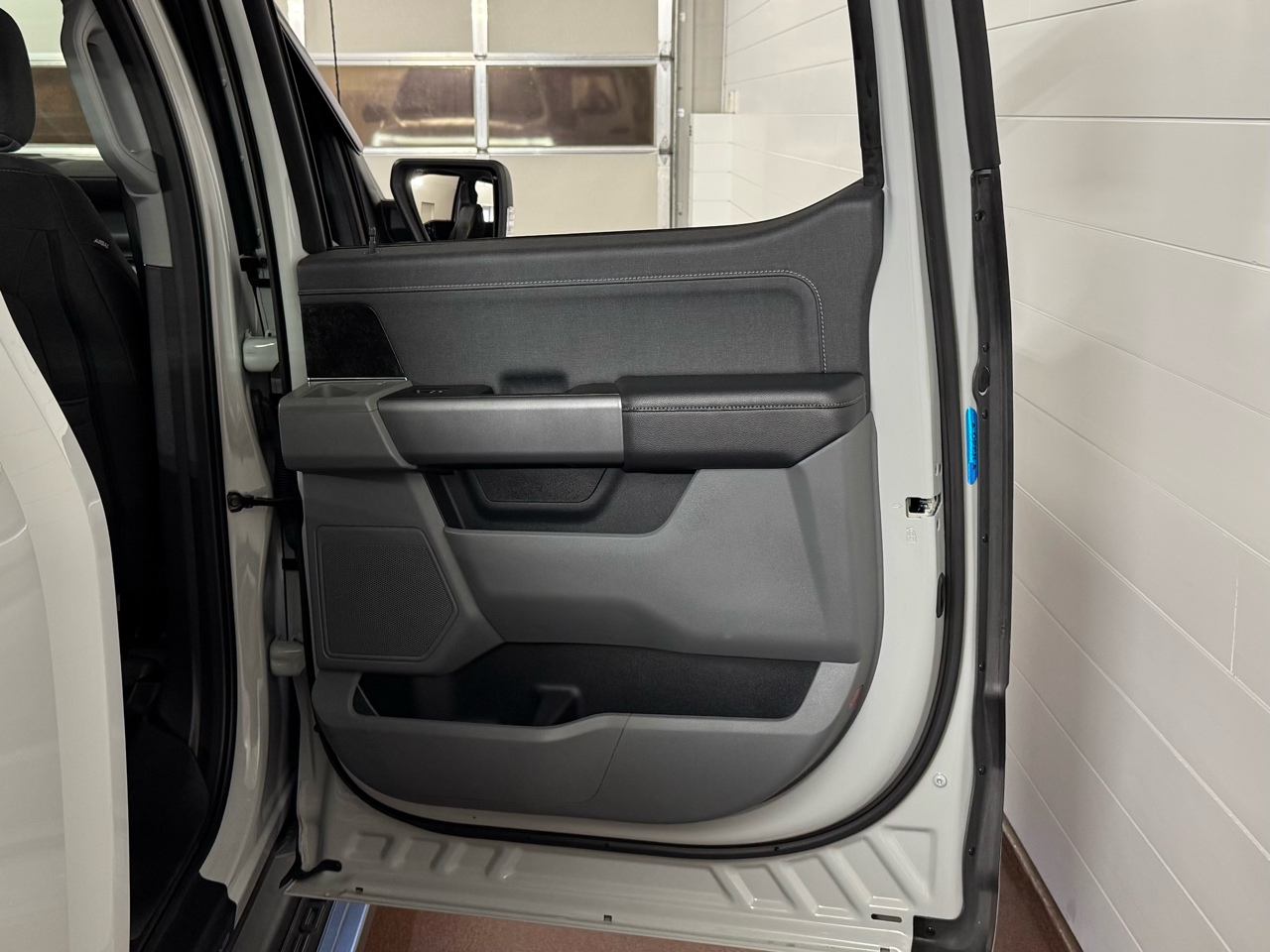 Ford F-150 Lightning  2023