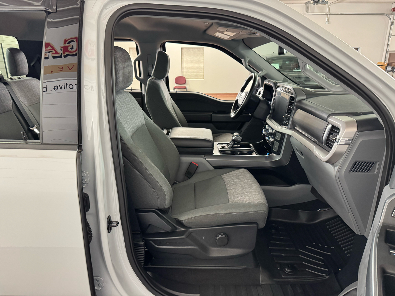 Ford F-150 Lightning  2023