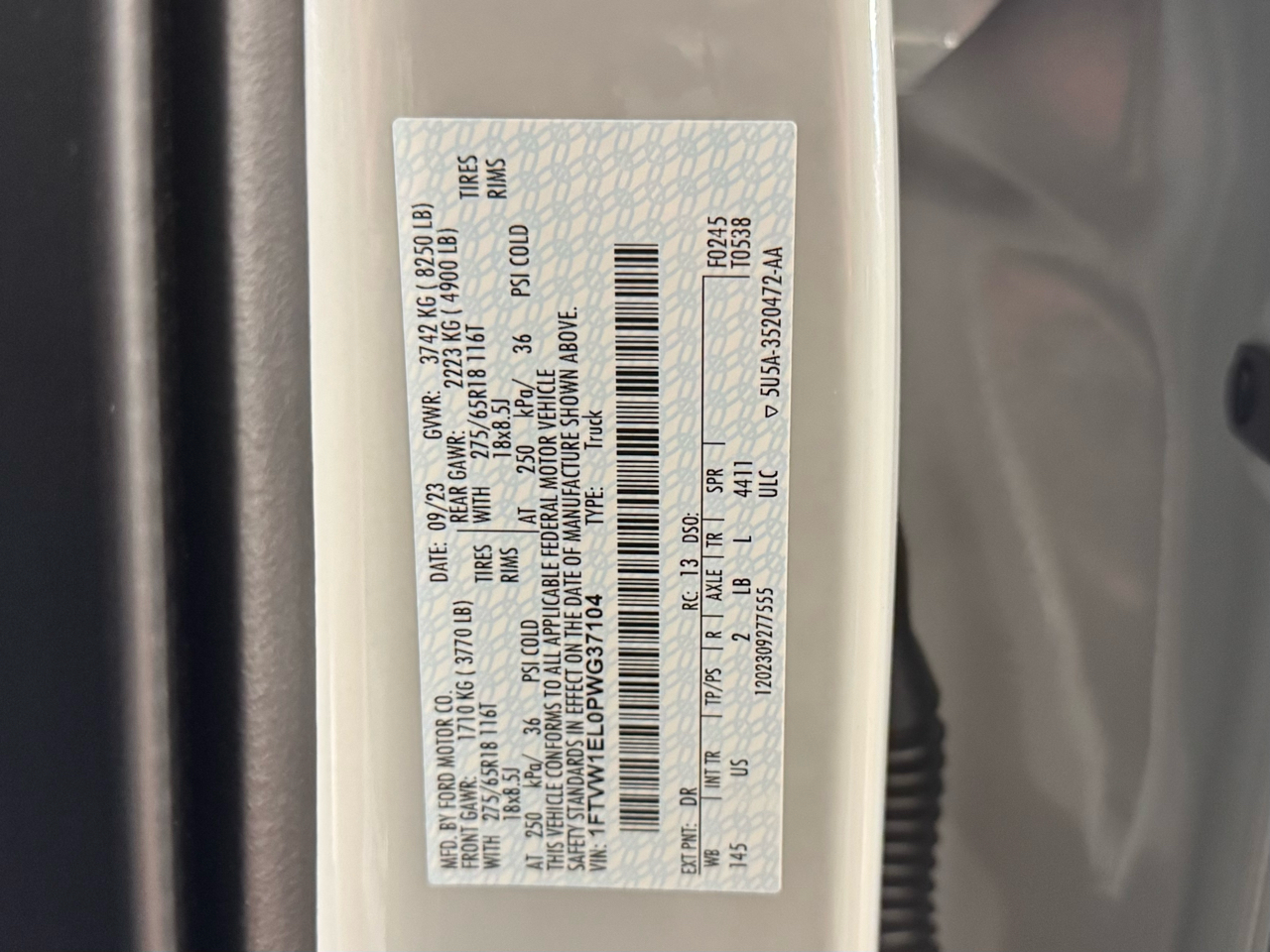 Ford F-150 Lightning  2023