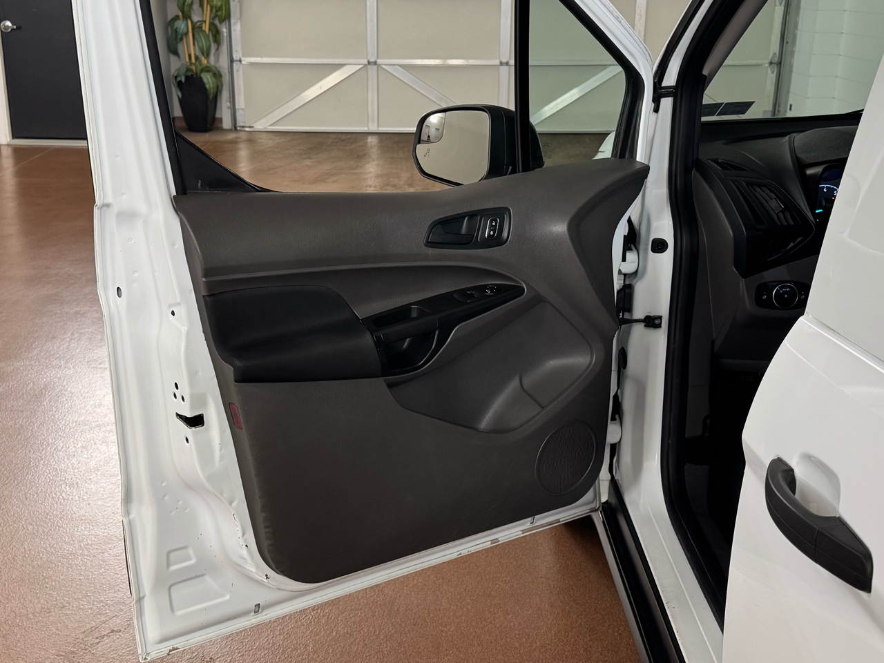 Ford Transit Connect Cargo Van XL LWB w/Rear 180 Degree Door 2019