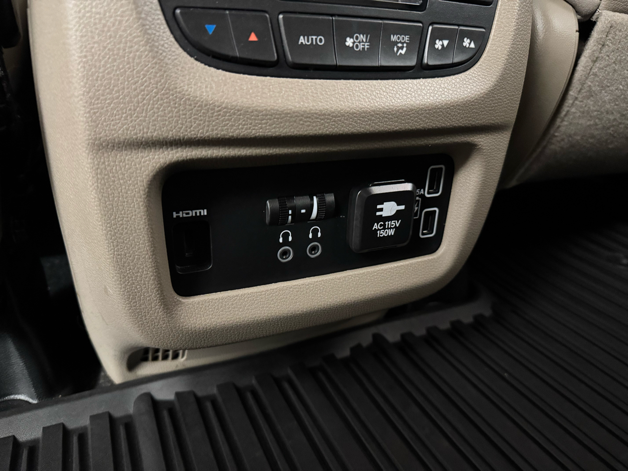 Honda Pilot Touring 8-Passenger AWD 2022