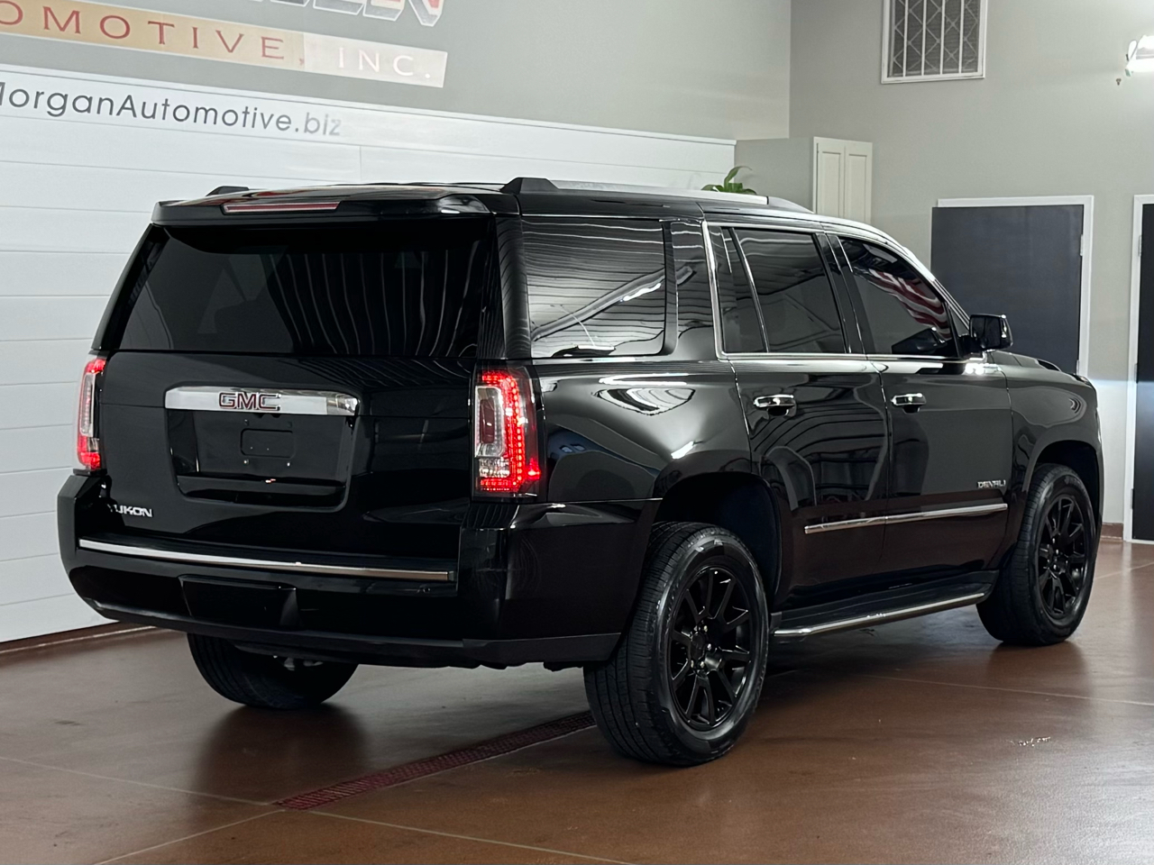 GMC Yukon Denali 4WD 2016