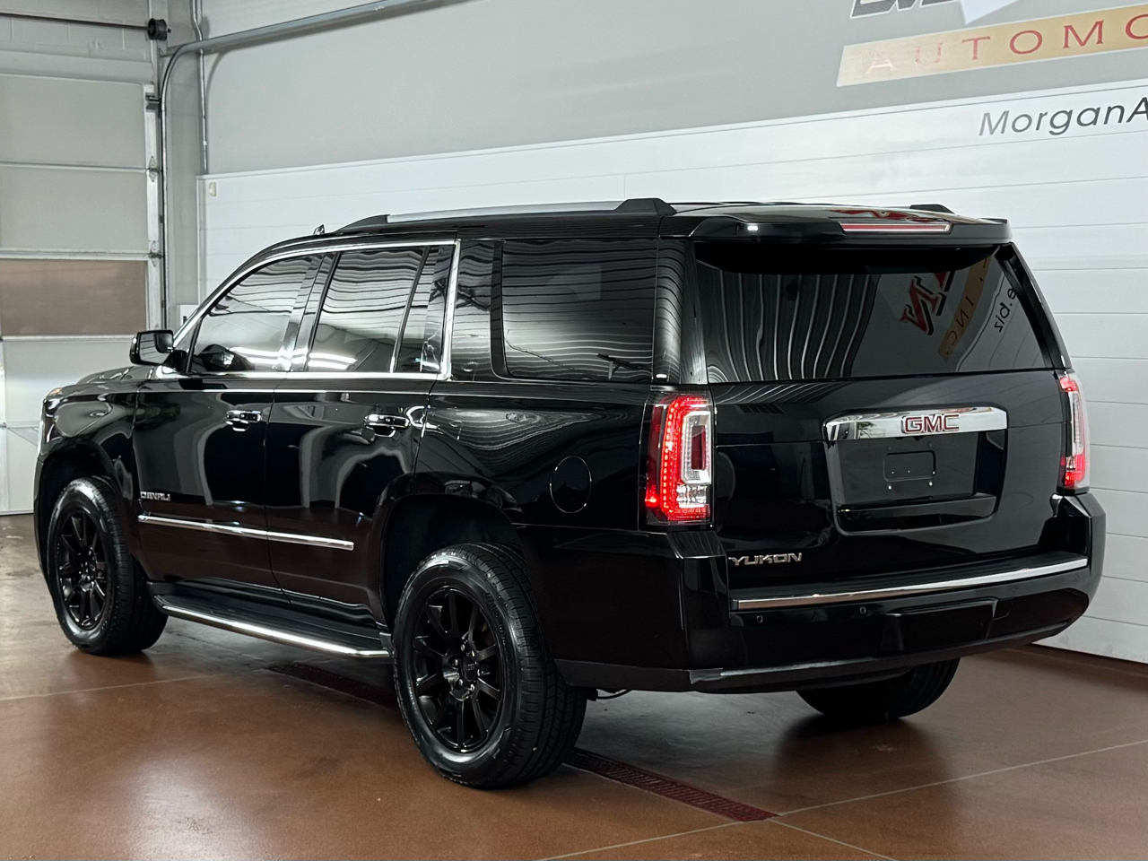 GMC Yukon Denali 4WD 2016
