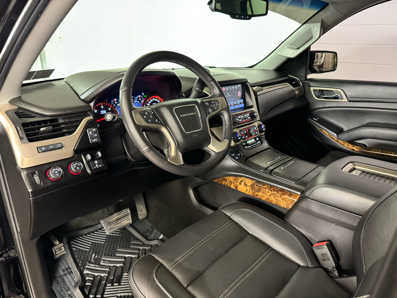 GMC Yukon Denali 4WD 2016