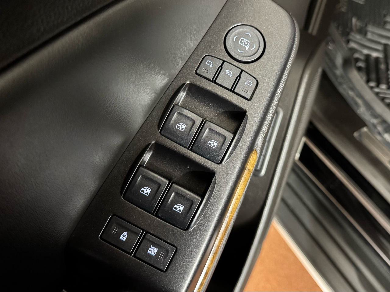 GMC Yukon Denali 4WD 2016