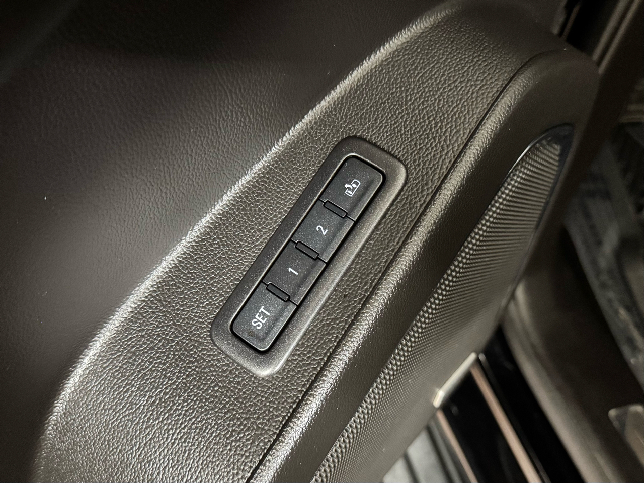 GMC Yukon Denali 4WD 2016