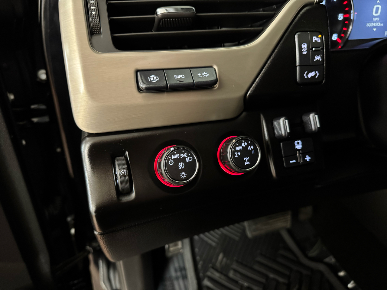 GMC Yukon Denali 4WD 2016