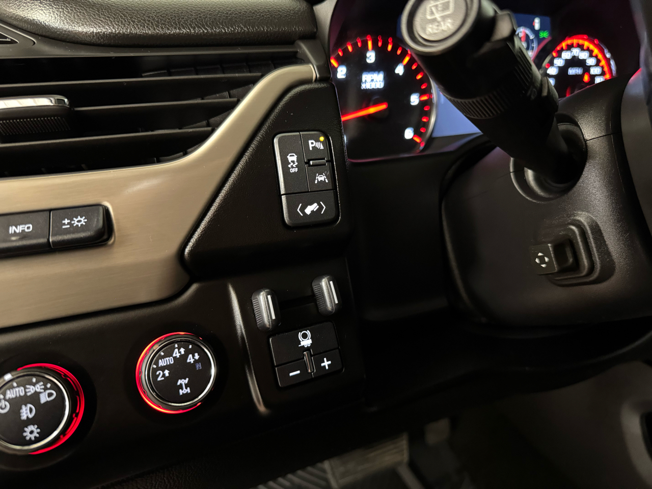 GMC Yukon Denali 4WD 2016