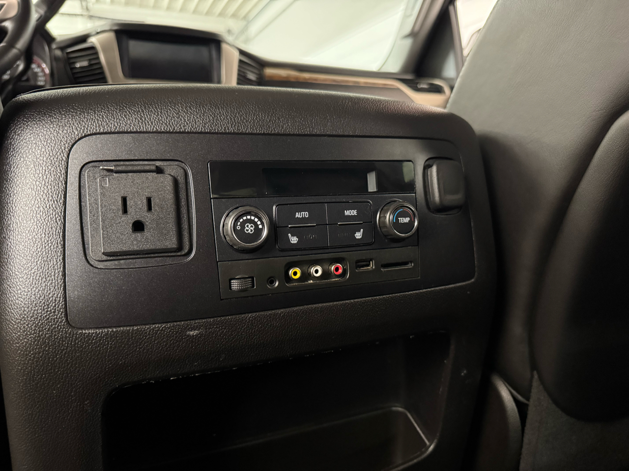 GMC Yukon Denali 4WD 2016