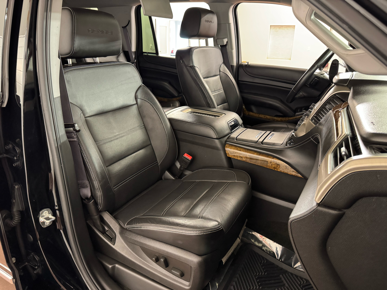 GMC Yukon Denali 4WD 2016