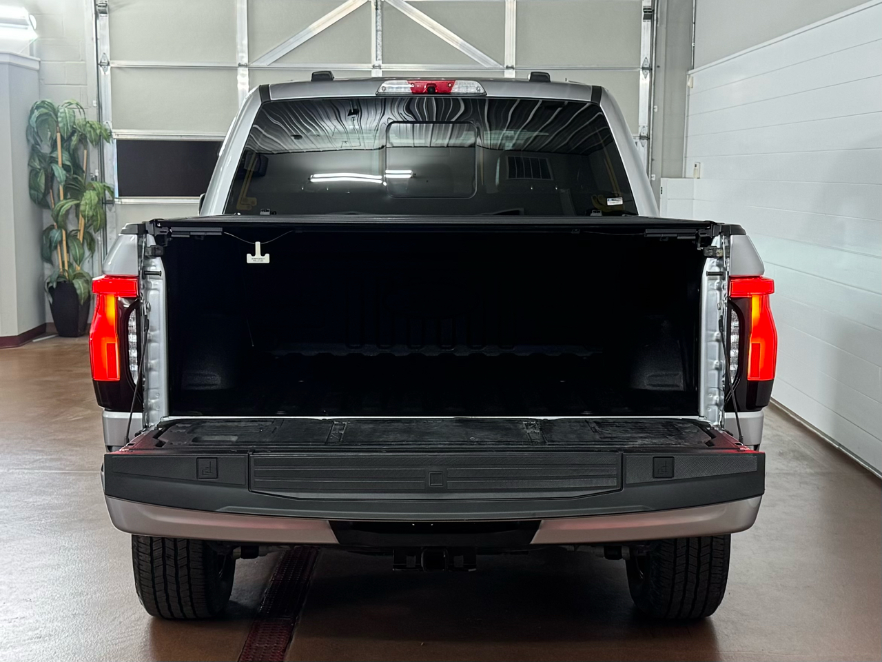 Ford F-150 Lightning  2023