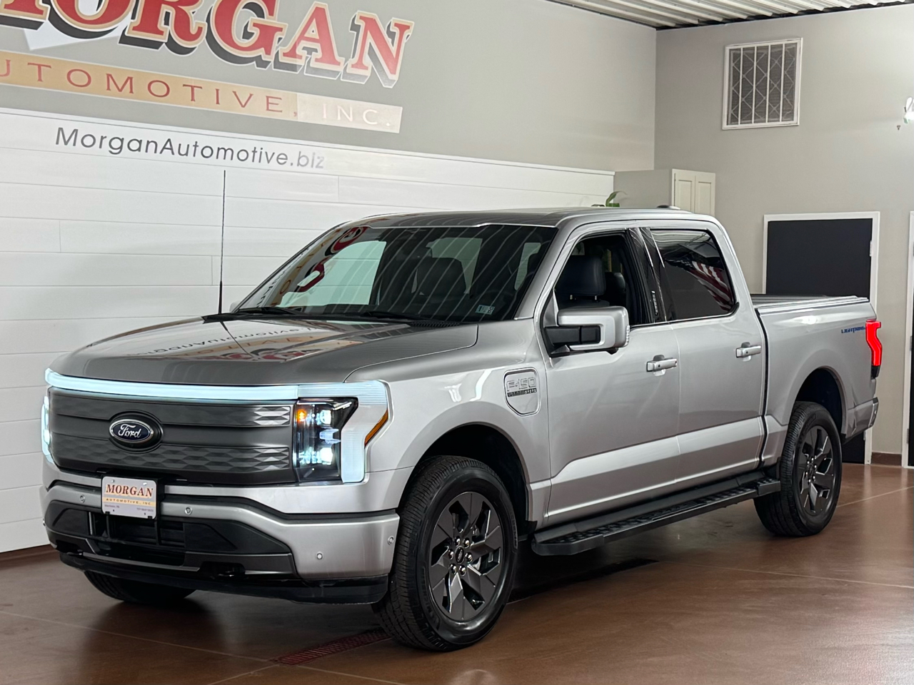 Ford F-150 Lightning  2023