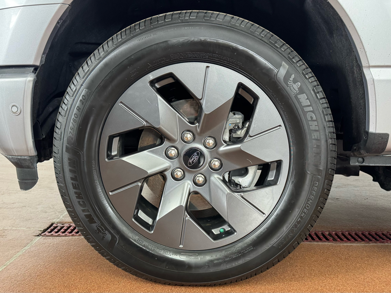 Ford F-150 Lightning  2023