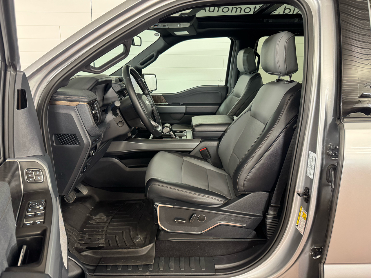 Ford F-150 Lightning  2023