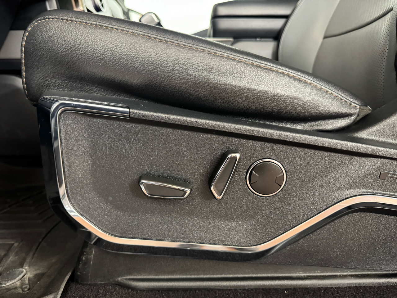 Ford F-150 Lightning  2023