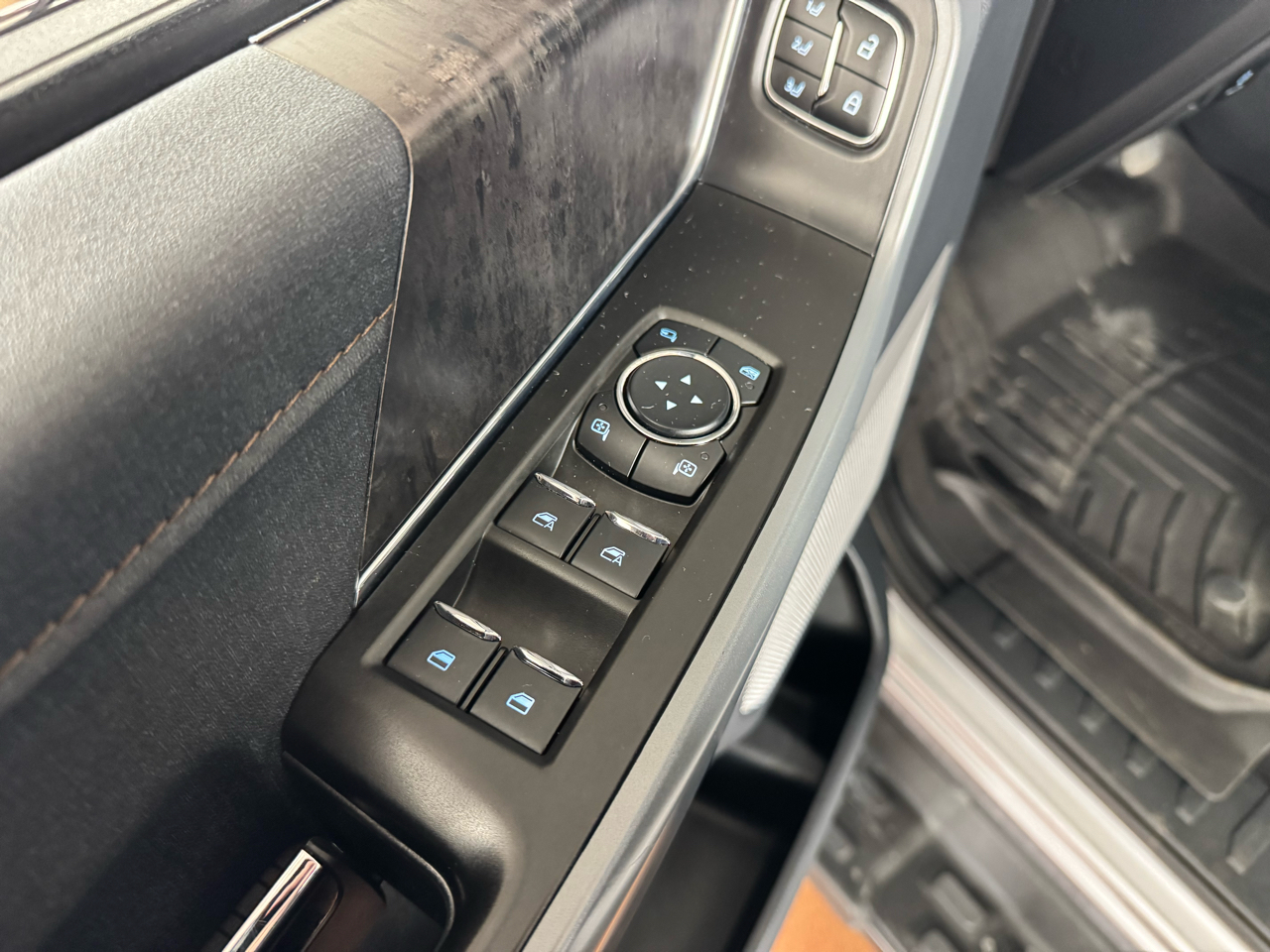 Ford F-150 Lightning  2023