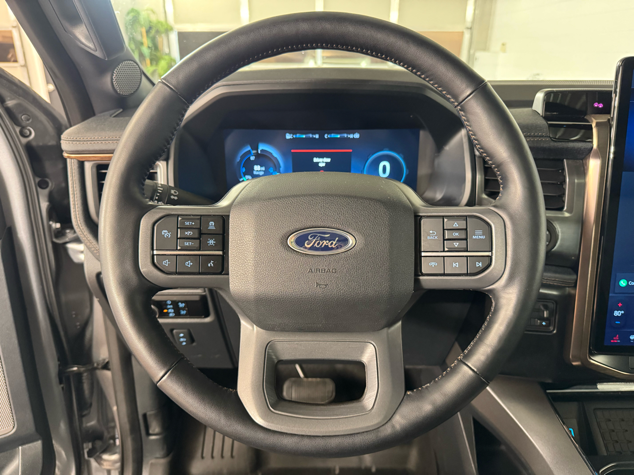 Ford F-150 Lightning  2023