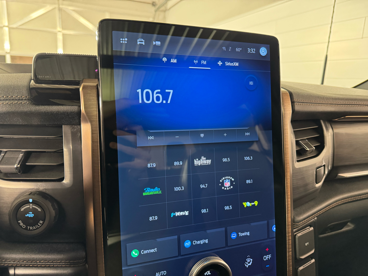 Ford F-150 Lightning  2023