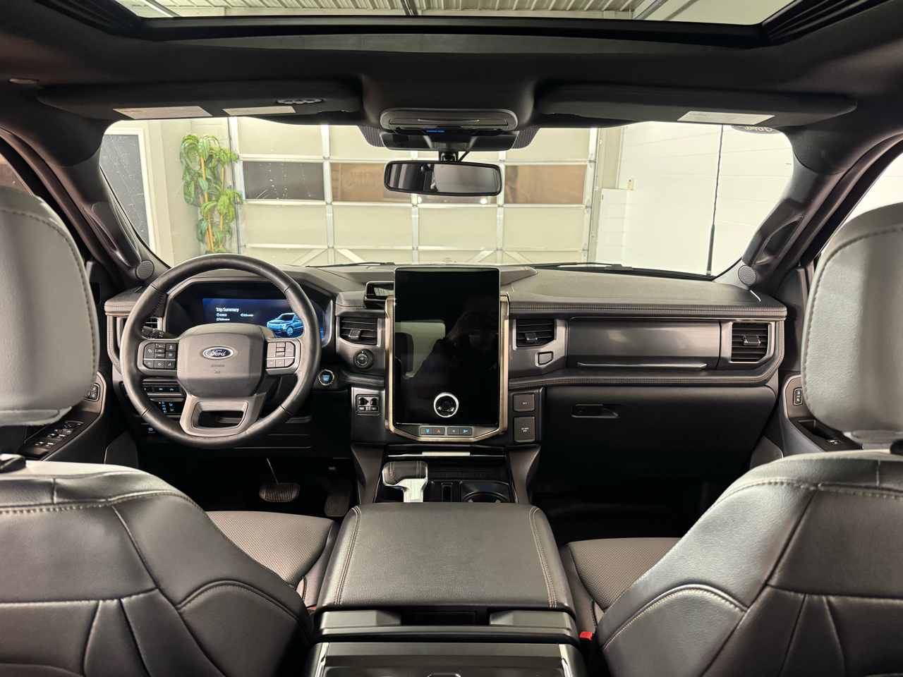 Ford F-150 Lightning  2023