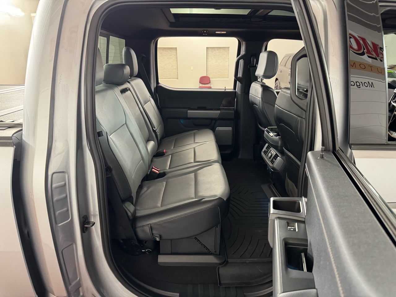 Ford F-150 Lightning  2023