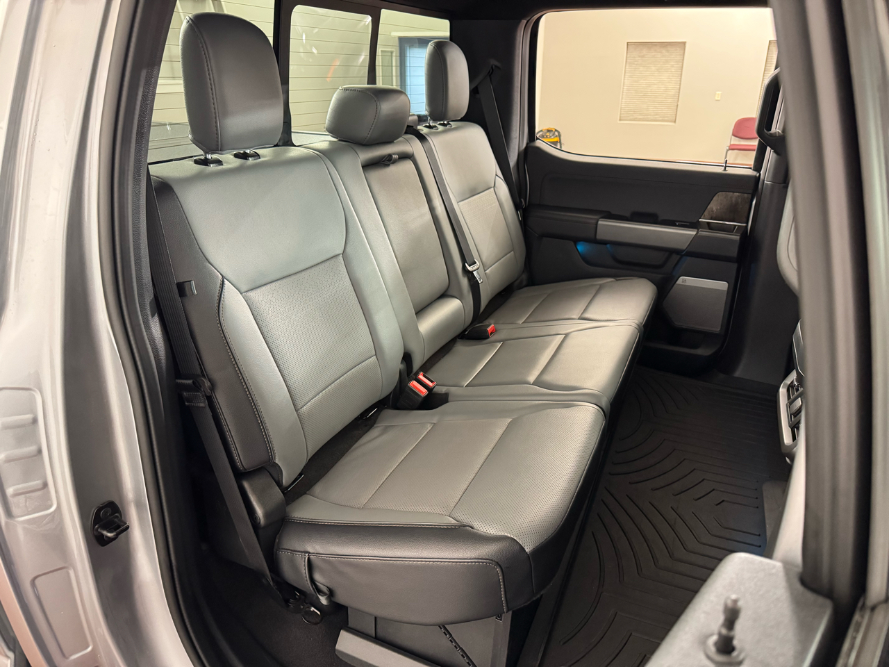 Ford F-150 Lightning  2023