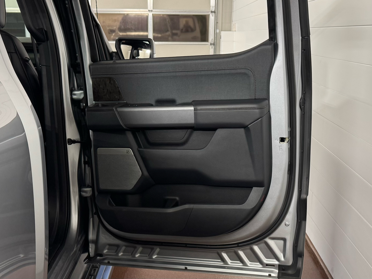 Ford F-150 Lightning  2023