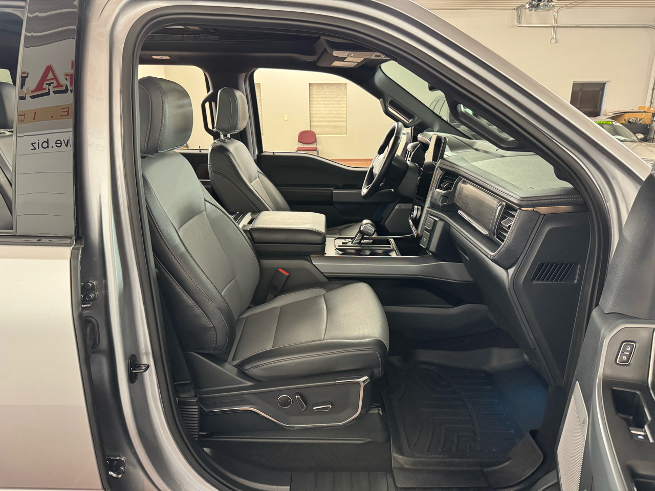 Ford F-150 Lightning  2023