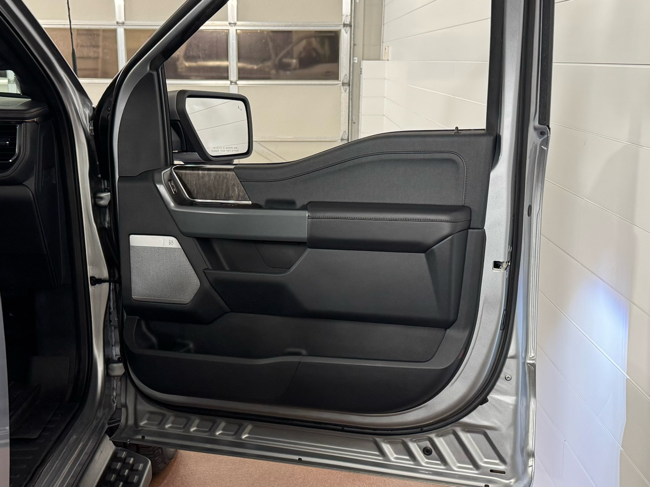 Ford F-150 Lightning  2023