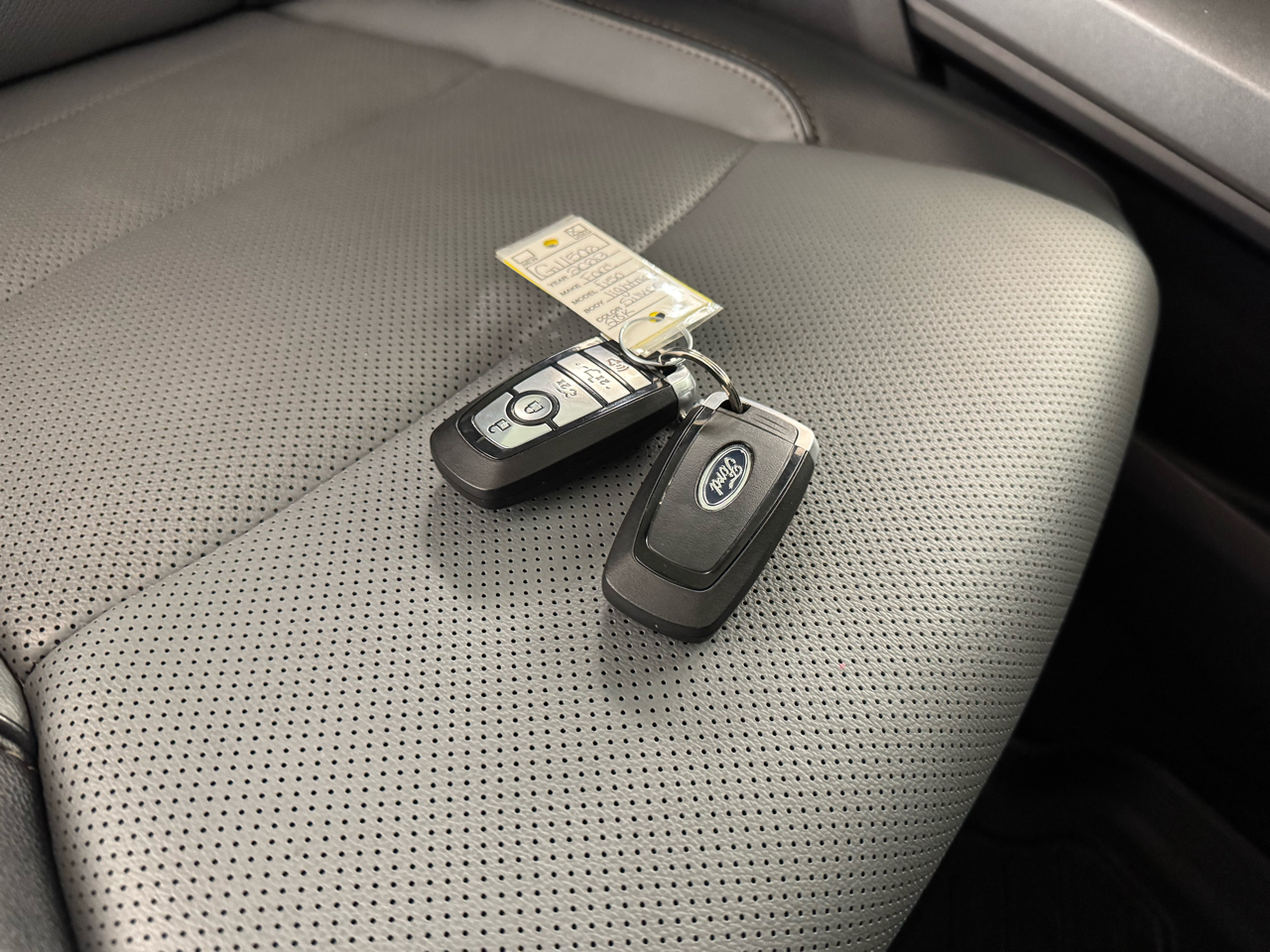 Ford F-150 Lightning  2023