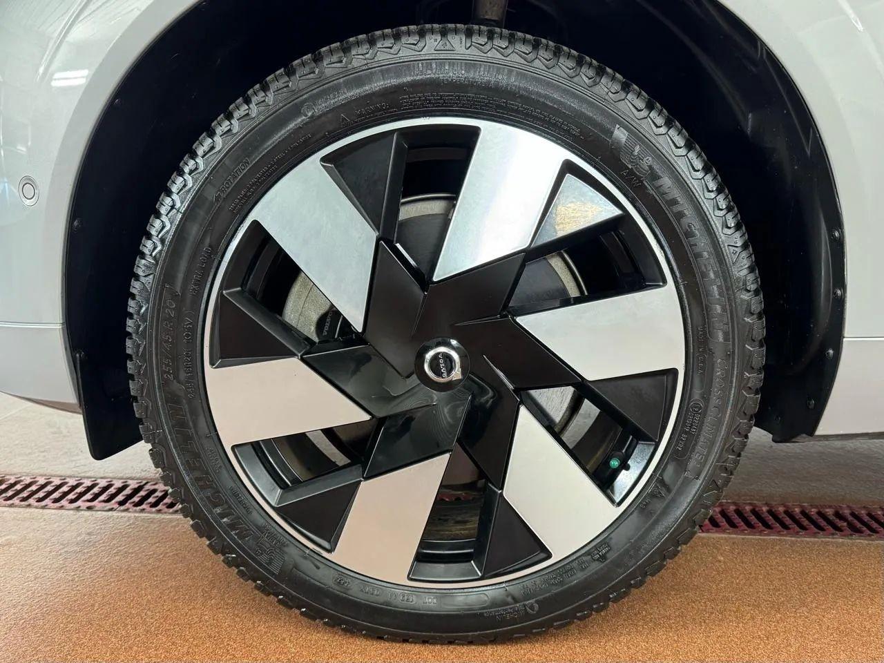 Volvo XC60  2023