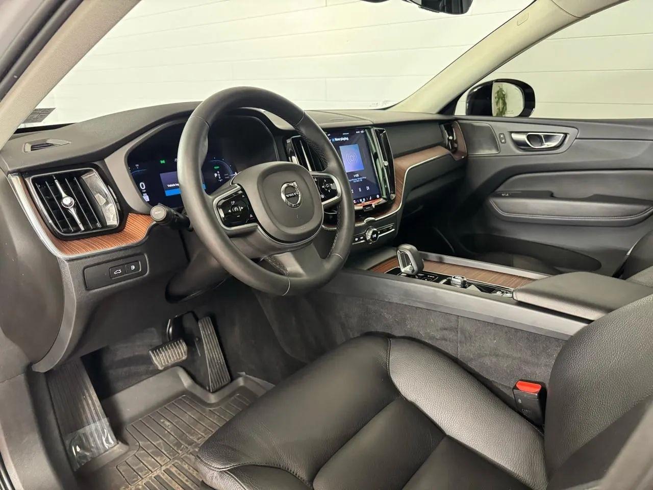 Volvo XC60  2023